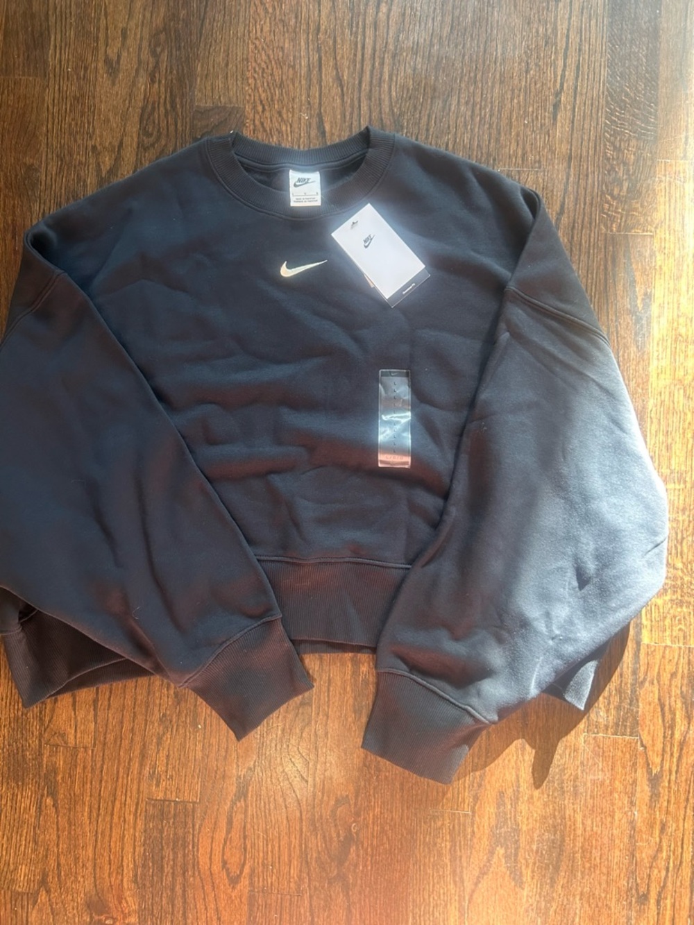 New Nike women’s Black Cropped Crewneck Sweatshirt